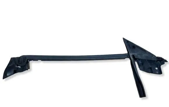 Mercedes-Benz CLS C257 Rubber seal front door window/glass A2577250400