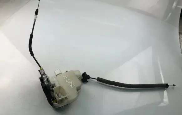 Audi A5 8T 8F Coupe door lock (next to the handle) 8J1837015E
