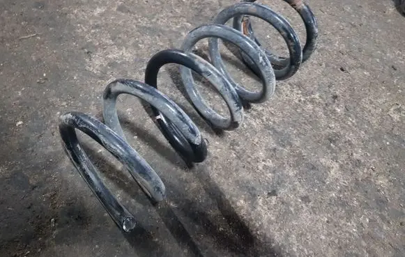 Nissan Quest Rear coil spring