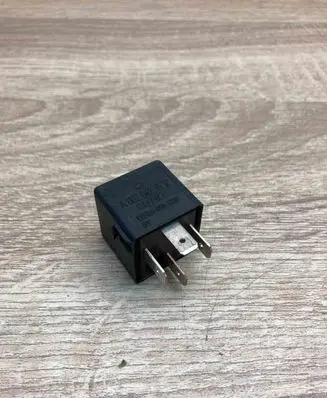 Mercedes-Benz A W169 Other relay A0025421319