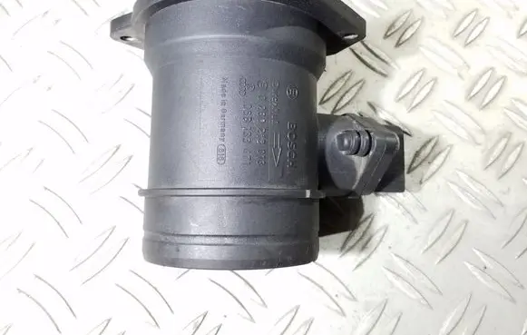 Audi A4 S4 B5 8D Mass air flow meter 0280218013 06B133471