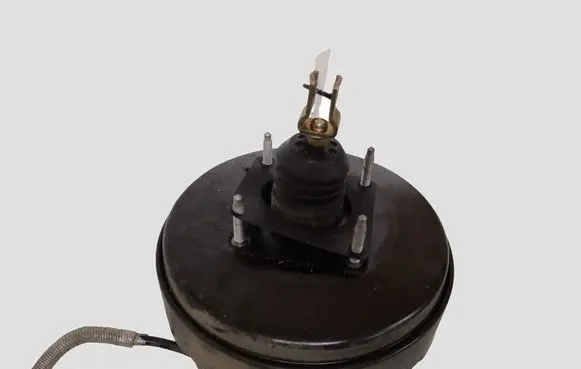 Toyota Avensis T250 Brake booster 4720005170 0204024541