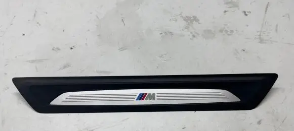 BMW 1 F20 F21 Front sill trim cover 19074910