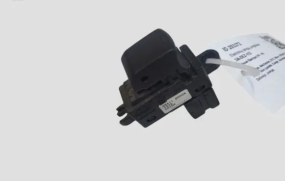 Nissan Qashqai Electric window control switch 25411BR00A