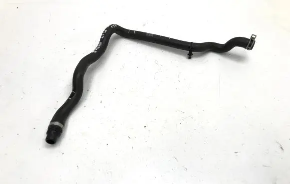 Volvo XC40 Engine coolant pipe/hose 32208959