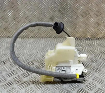 Audi Q3 8U Front door lock 8J2837016E