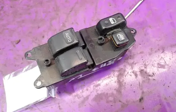 Toyota Yaris Verso Quarter vent window switch 