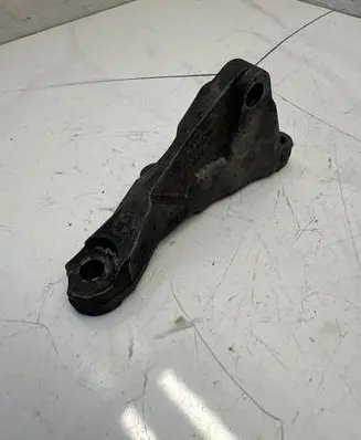 BMW 5 F10 F11 Engine mounting bracket 7810698 A1S19003