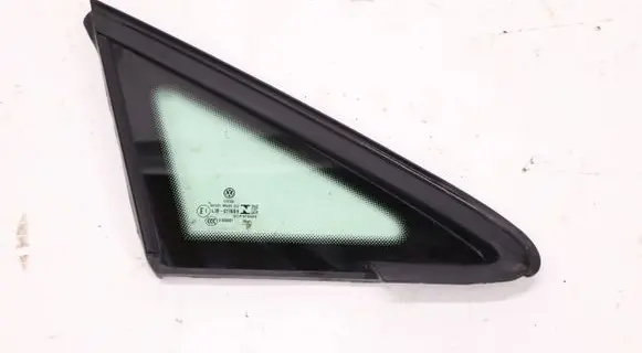 Volkswagen Golf VIII Rear side window 5H0845412H