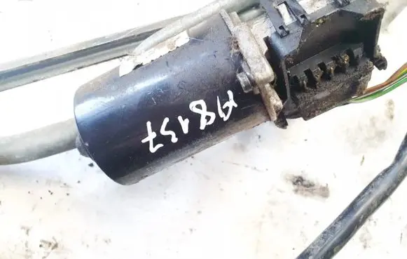 Audi A6 S6 C5 4B Wiper motor 0390241140 4b1955113