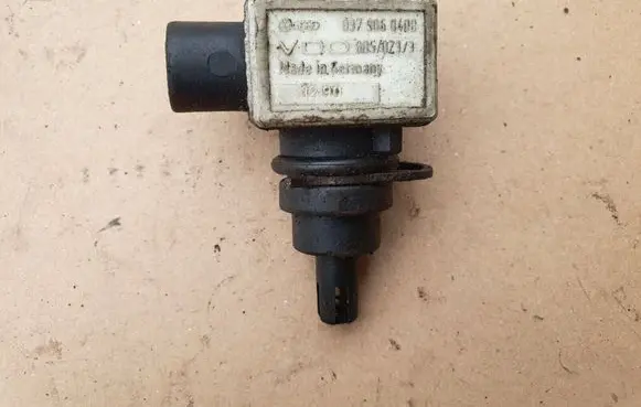 Volkswagen Golf II Air pressure sensor 037906040B