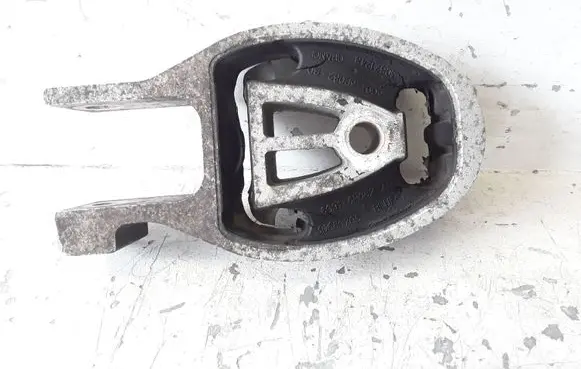 Volvo V50 Gearbox mounting bracket 30671248