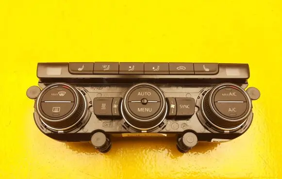 Volkswagen Golf VII Climate control unit 5G0907044FR 5HB01267072