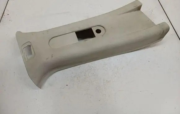 Dodge Caliber (B) pillar trim (top) L0058146