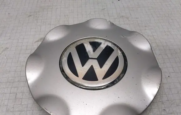 Volkswagen Golf III Original wheel cap 1H0601149S