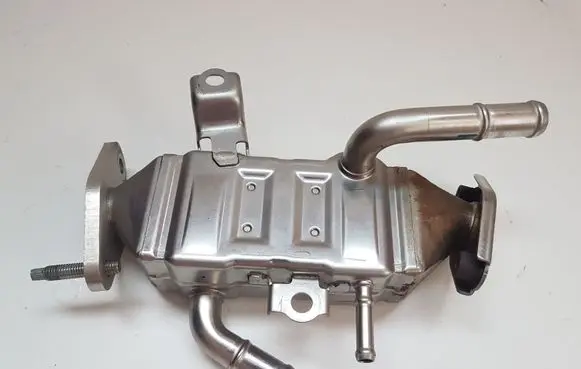 Toyota Prius (XW50) EGR valve cooler 2560137020F