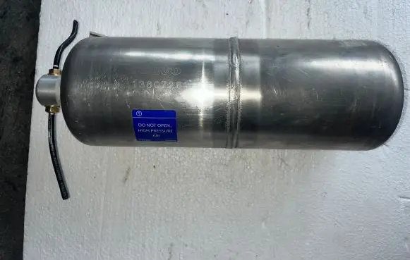 Volvo XC90 Air suspension tank/reservoir 31360726