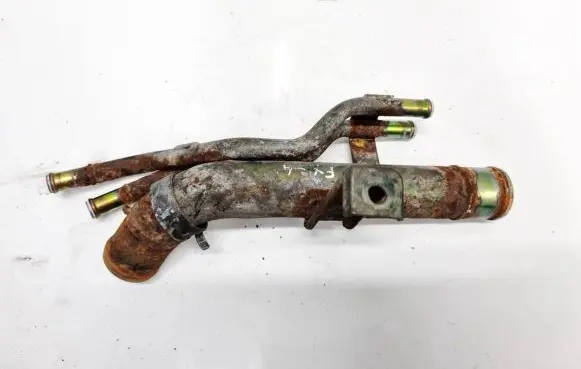 Infiniti FX Engine coolant pipe/hose