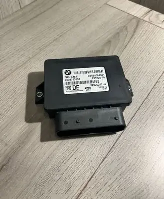BMW 5 F10 F11 Hand brake control module 6850846 32620247A 0102730153