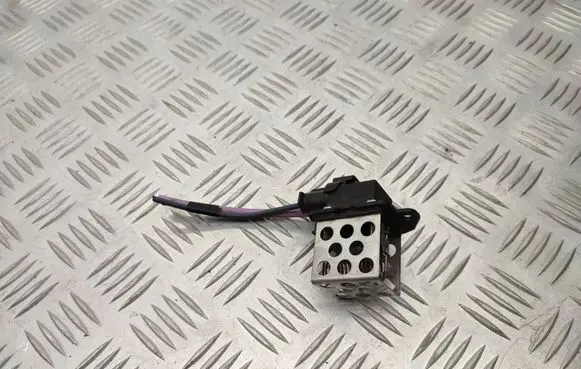 Coolant fan relay