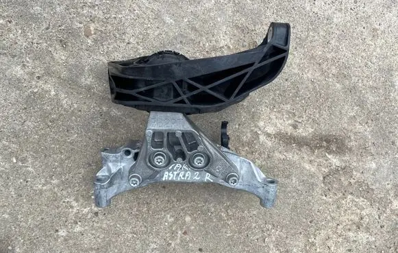 Opel Astra L Engine mount bracket EB2PT GMW5M