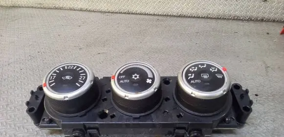 Mitsubishi Lancer VIII Climate control unit 7820A115XB