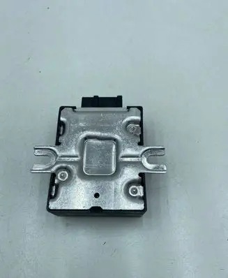 BMW 1 F20 F21 Fuel injection pump control unit/module 7476687 03082018 26043152A