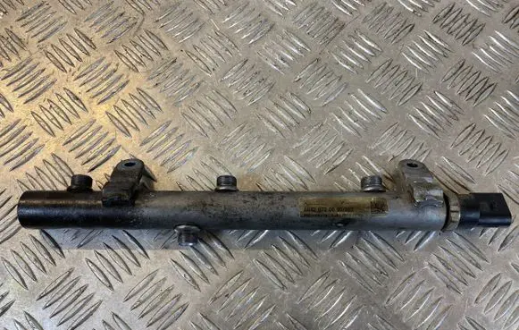 Mercedes-Benz CLS C219 Fuel main line pipe A6420700695 0623600378 0281002504