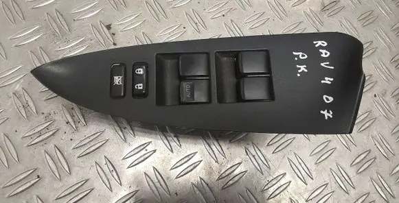 Toyota RAV 4 (XA30) Electric window control switch 7423242070