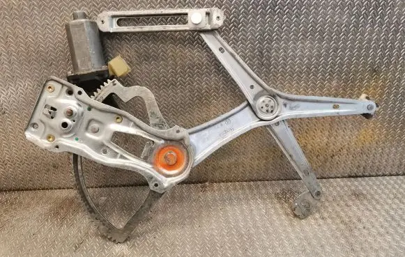Mercedes-Benz E W210 Front door electric window regulator 0130821708
