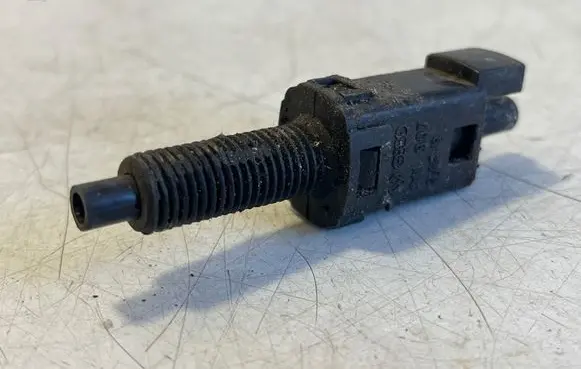 Audi 80 90 S2 B4 Brake pedal sensor switch 811907343B