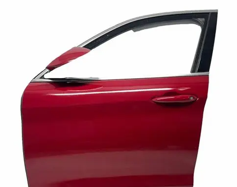 Alfa Romeo Stelvio Front door 