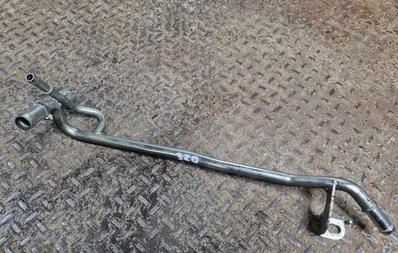 Engine coolant pipe/hose