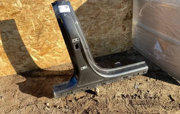 Volvo S90, V90 Pillar (middle) 