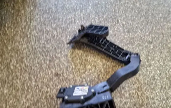Hyundai i40 Accelerator throttle pedal GGD0030B3Z000