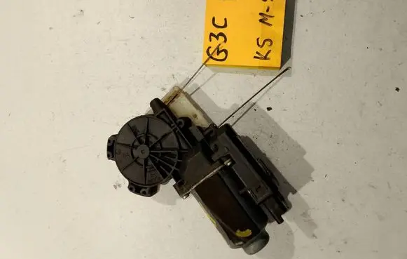 Renault Megane II Front door window regulator with motor 067509 440726F