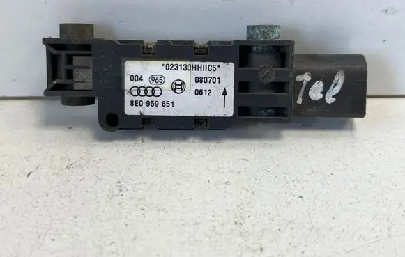 Audi A4 S4 B7 8E 8H Airbag deployment crash/impact sensor 8E0959651 080701