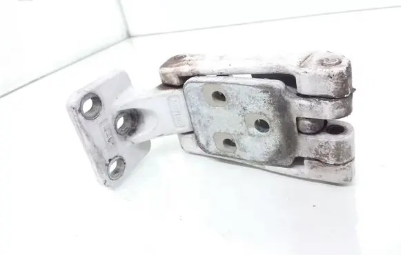 Mercedes-Benz Sprinter W906 Loading door lower hinge A9067400337