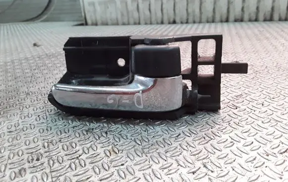 Toyota Corolla Verso E121 Rear door interior handle