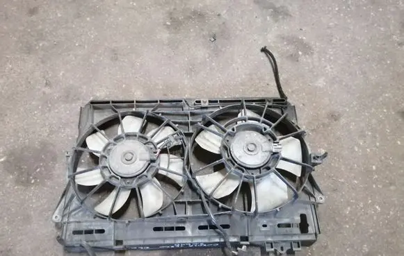 Toyota Corolla Verso AR10 Fan set 