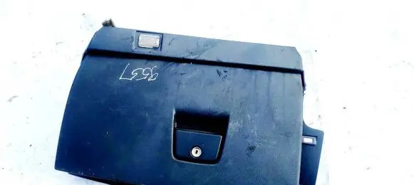 Volvo V50 Glove box 8626141 3865