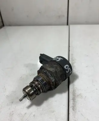 Volvo V70 Fuel pressure regulator 30777576