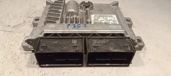 Ford Kuga II Engine control unit/module 28526687 DS7112B684XB 97RI010012