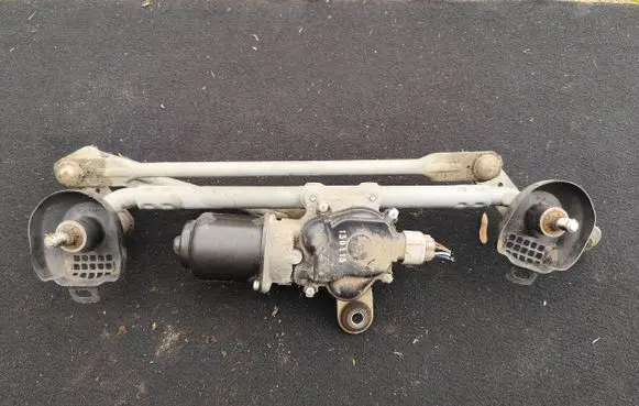 Mitsubishi Space Star Front wiper linkage and motor 130113 PA66GF