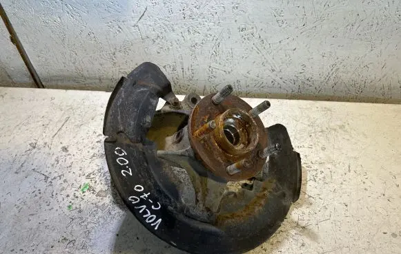 Volvo C70 Front wheel hub