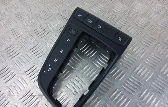 Hyundai i20 (BC3 BI3) Gear shifter surround trim plastic 84655Q0100 9330Q0050 84651Q0100