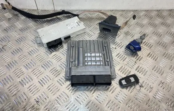 BMW 3 E90 E91 Engine ECU kit and lock set 7561684 61741860 5WK98084