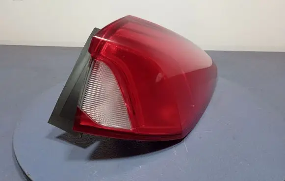 Ford Focus Rear/tail lights JX7B-13404-ED