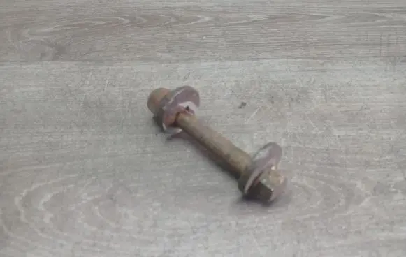 Volvo C30 Rear suspension camber bolt 