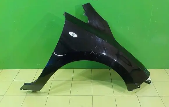 Nissan Leaf I (ZE0) Fender PRZOD PRAWY